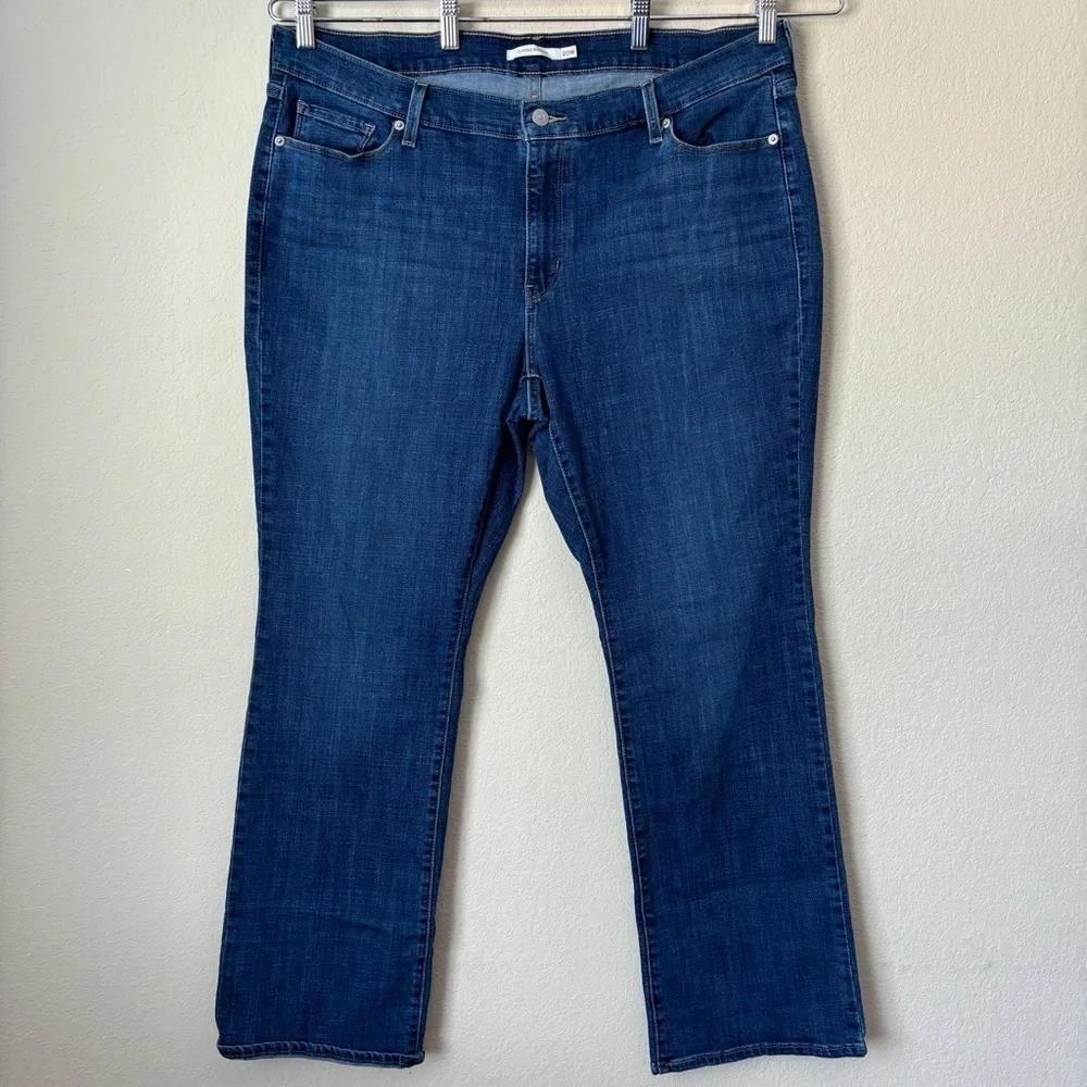 Levi's 20W Classic Bootcut Essential Denim Jeans - Picture 2 of 12